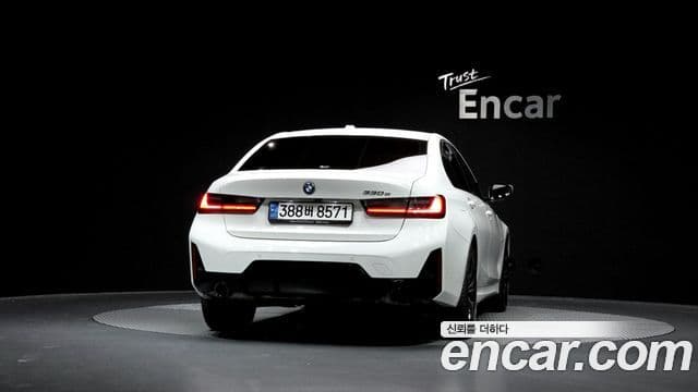 BMW 3 Series 2023 — ფოტო 4/20
