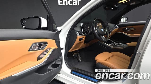 BMW 3 Series 2023 — ფოტო 10/20