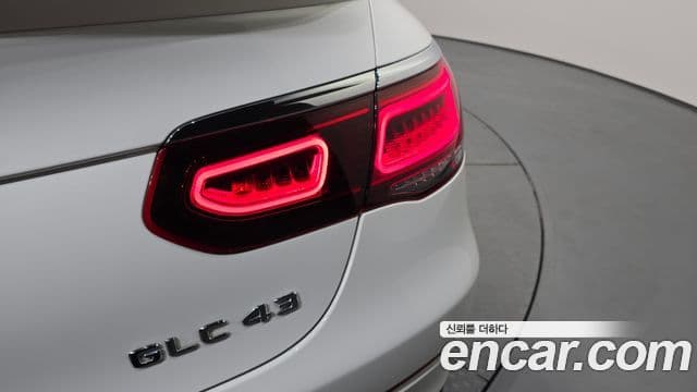 Mercedes-Benz GLC-Class 2022 — ფოტო 17/36