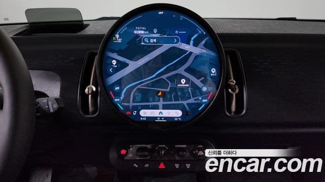 Mini Cooper S Countryman 2024 — Фото 12/20