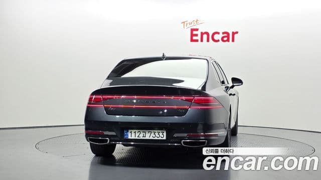 Genesis G90 2023 — Photo 18/20