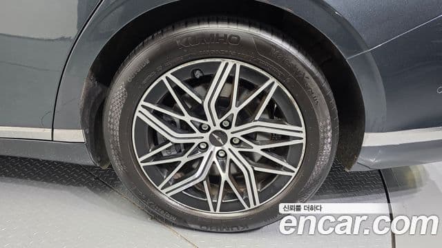 Genesis G90 2023 — Photo 7/20