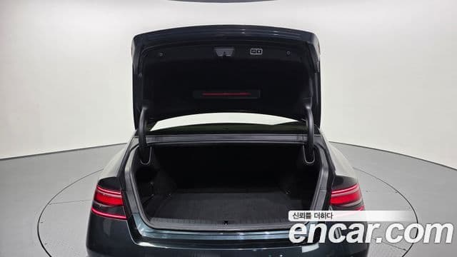 Genesis G90 2023 — Photo 19/20