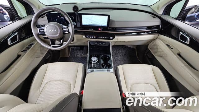 Kia Carnival 2024 — Photo 28/35