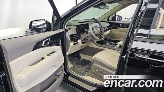 Kia Carnival 2024 — Photo 25/35