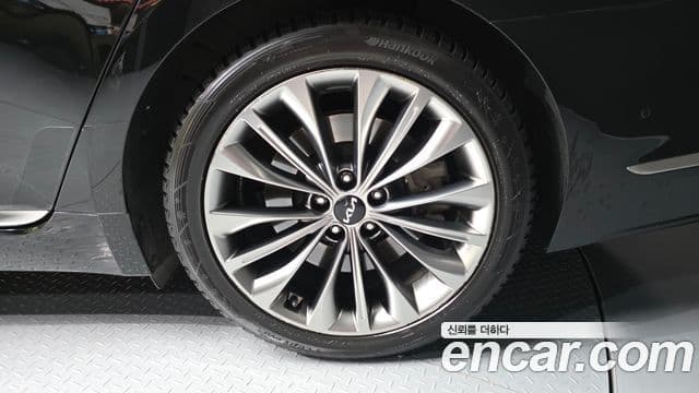 Kia The K9 2022 — Photo 18/32