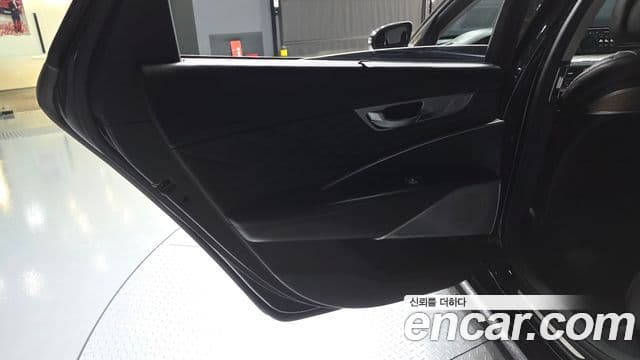 Kia The K9 2022 — Photo 30/32