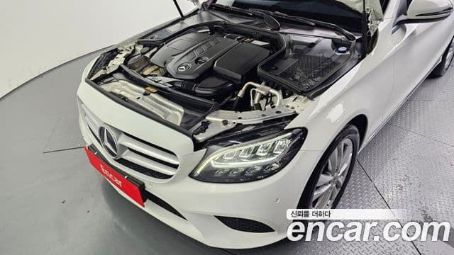 Mercedes-Benz C-Class 2019 — ფოტო 5/20