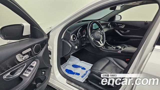 Mercedes-Benz C-Class 2019 — ფოტო 3/20