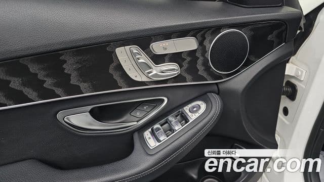 Mercedes-Benz C-Class 2019 — ფოტო 12/20