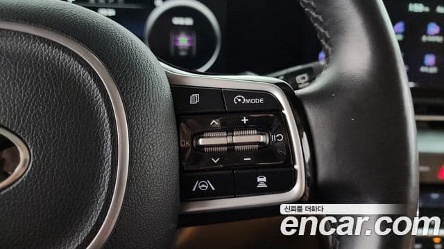 Kia Carnival 2020 — ფოტო 16/20