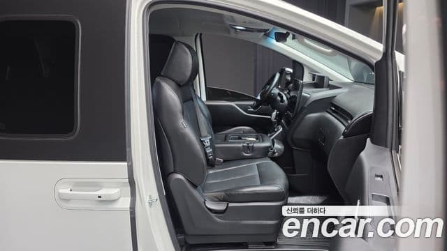 Hyundai Staria 2021 — ფოტო 12/20