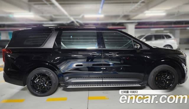 Kia Carnival 2024 — ფოტო 2/18