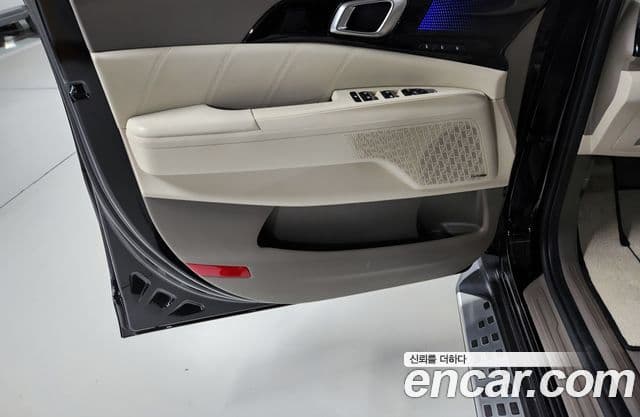 Kia Carnival 2024 — ფოტო 12/18