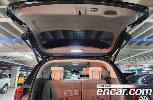 Kia Carnival 2024 — ფოტო 15/18