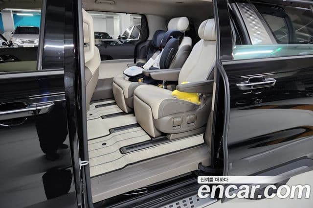 Kia Carnival 2024 — ფოტო 16/18