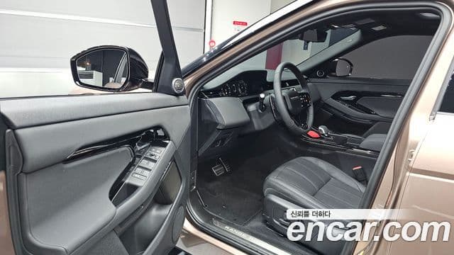 Land Rover Range Rover Evoque 2026 — ფოტო 10/20