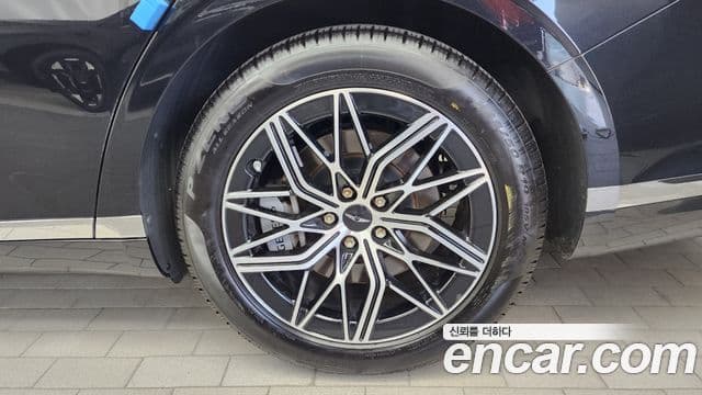 Genesis G90 2022 — Şəkil 27/34