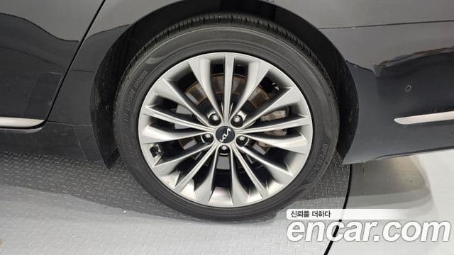 Kia The K9 2022 — Photo 17/33
