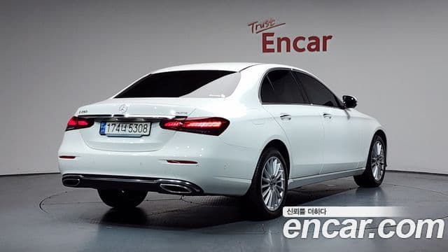 Mercedes-Benz E-Class 2023 — Фото 2/20