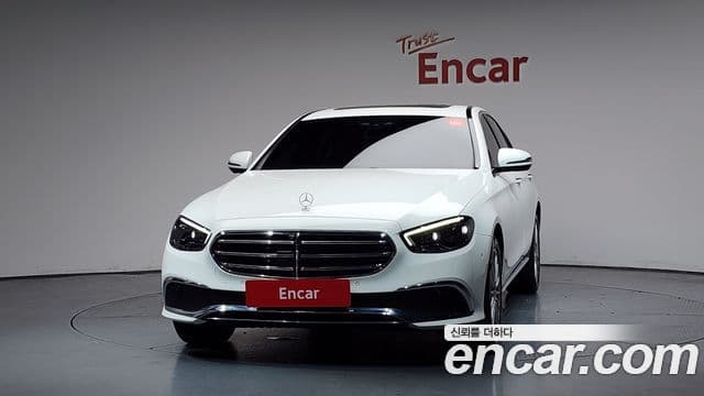 Mercedes-Benz E-Class 2023 — Фото 3/20