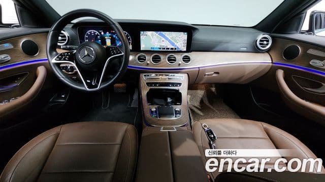 Mercedes-Benz E-Class 2023 — Фото 7/20