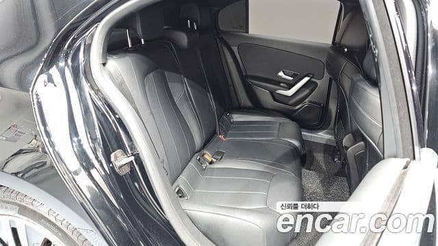 Mercedes-Benz A-Class 2021 — Şəkil 11/20