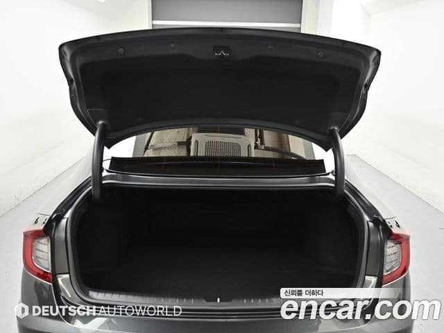 Hyundai Sonata 2022 — ფოტო 19/20