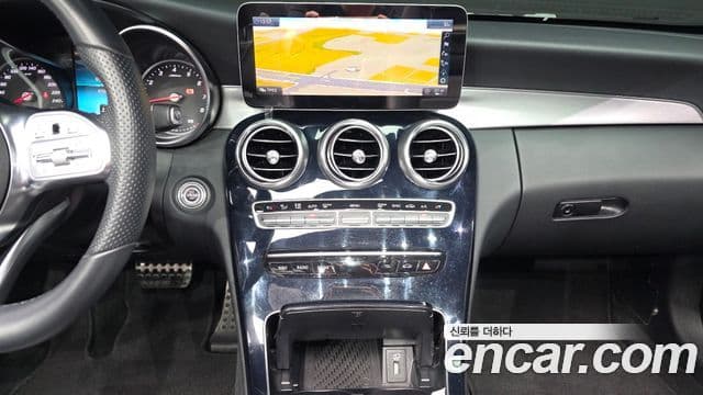 Mercedes-Benz C-Class 2019 — ფოტო 13/20