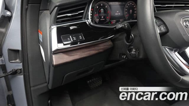 Audi Q7 2021 — Фото 14/20