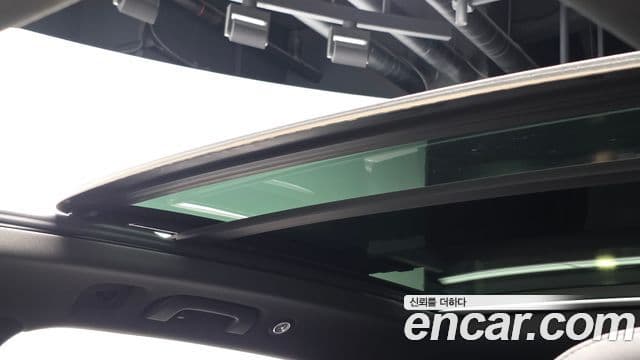 Audi Q7 2021 — Photo 13/35
