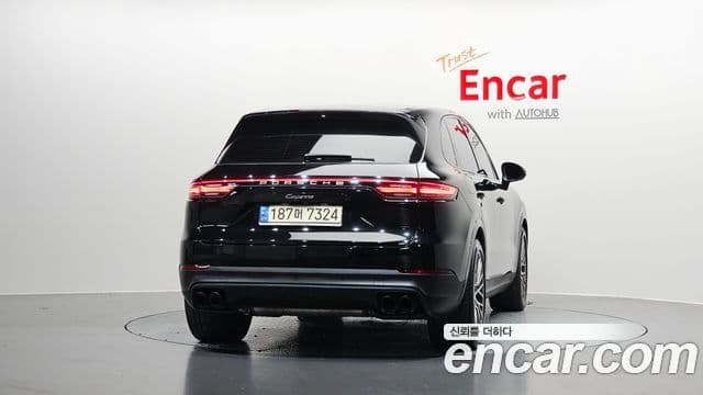 Porsche Cayenne 2022 — Photo 17/20