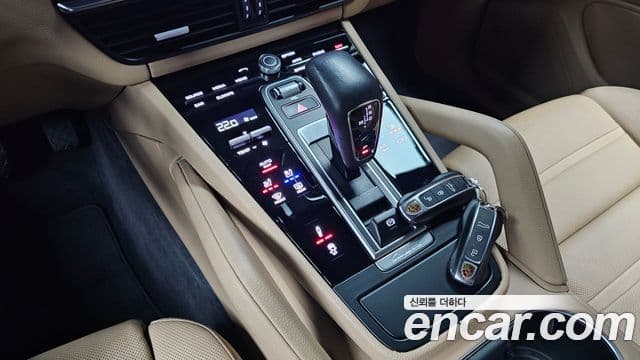 Porsche Cayenne 2022 — Photo 15/20
