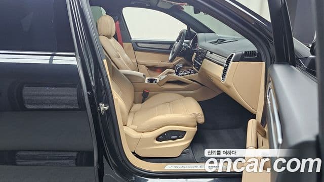 Porsche Cayenne 2022 — Photo 16/20