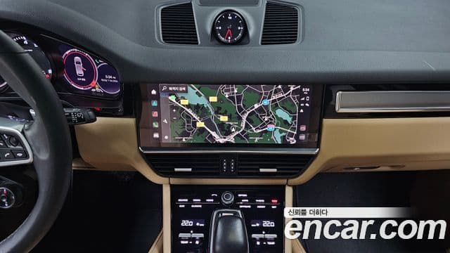 Porsche Cayenne 2022 — Photo 5/20