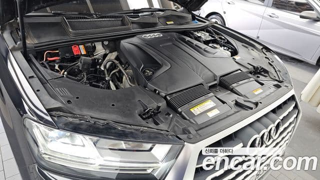Audi Q7 2019 — Şəkil 6/20