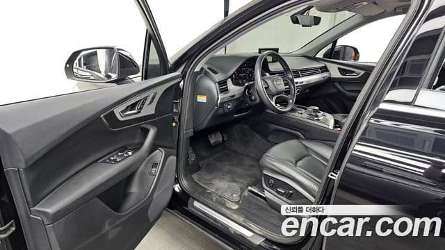 Audi Q7 2019 — Şəkil 10/20