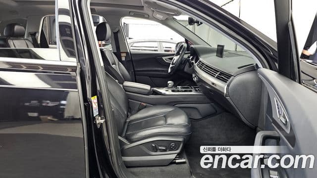 Audi Q7 2019 — Şəkil 11/20