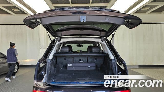Audi Q7 2019 — Şəkil 20/20