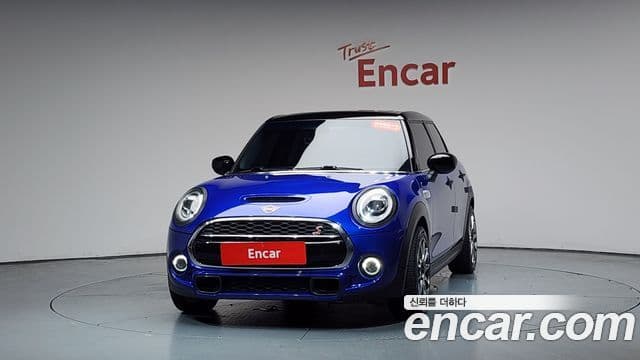 Mini Cooper S 2019 — Photo 2/32