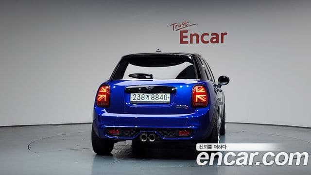 Mini Cooper S 2019 — Photo 30/32