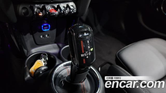 Mini Cooper S 2019 — Photo 20/32