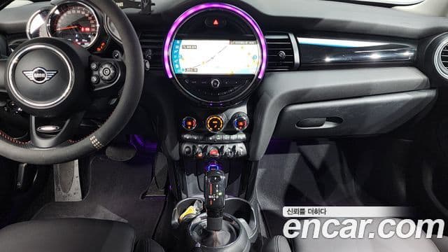 Mini Cooper S 2019 — Photo 7/32