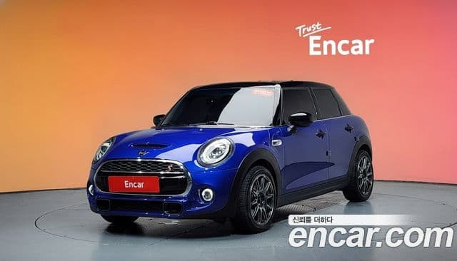 Mini Cooper S 2019 — Photo 31/32