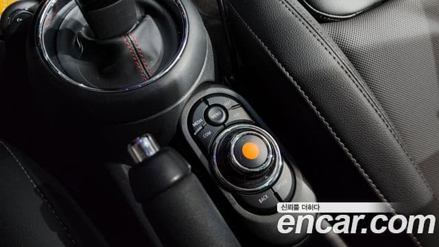 Mini Cooper S 2019 — Photo 22/32