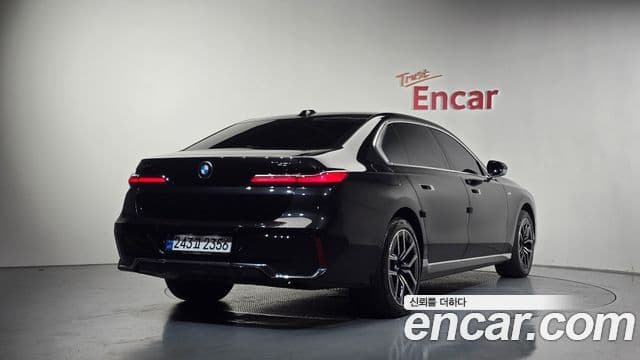BMW 7 Series 2024 — Şəkil 2/20