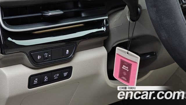 Kia Carnival 2025 — Şəkil 27/32
