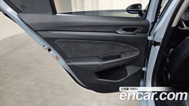 Volkswagen Golf 2025 — Photo 14/37