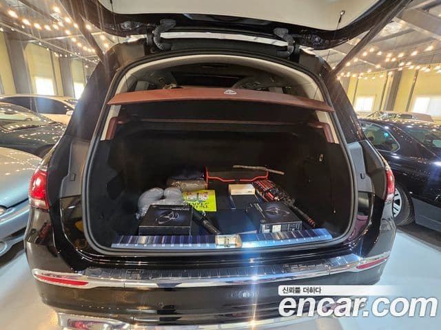 Mercedes-Benz GLS-Class 2023 — Photo 1/10
