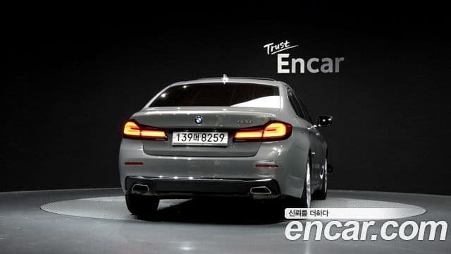 BMW 5 Series 2020 — ფოტო 4/20